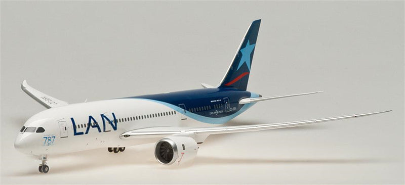 Phoenix LAN Airlines for Boeing 787-8 CC-BBA 1:200 Aircraft Pre-built Model
