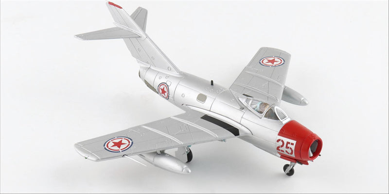 HOBBY MASTER CPVAF MiG-15bis 3rd Division-7th Regiment 1:72 Model 1950s Zhao Baotong  Red 25