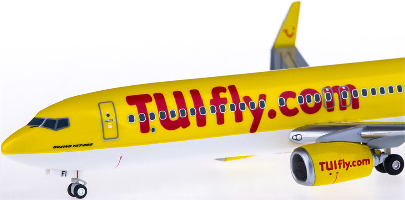 Herpa TUI Airways Boeing 737-800 D-AHFI 1:200 ABS Model view 2