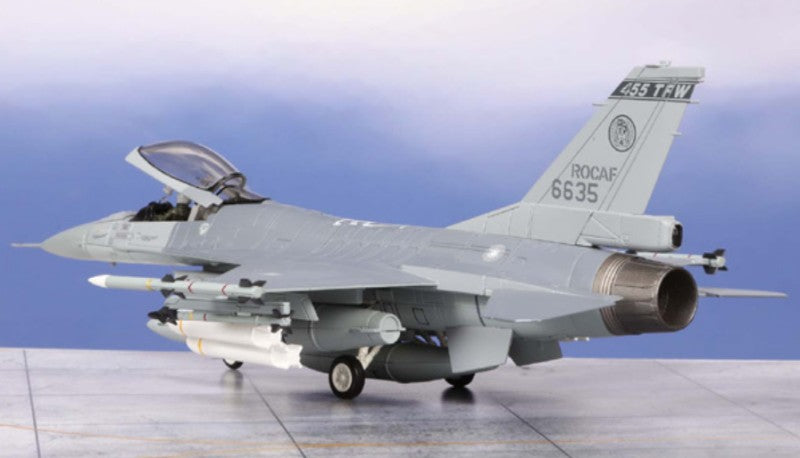 HOBBY MASTER ROCAF / Chihhang AB, Taiwan F-16V 455th TFW 22nd TFG 1:72 Model    6635