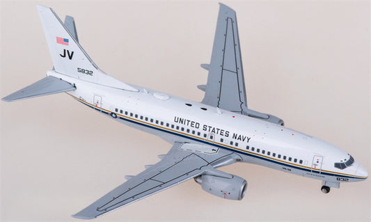 JC Wings US Navy Boeing 737-700 C-40A Clipper 165832 1:400 Diecast Model view 1