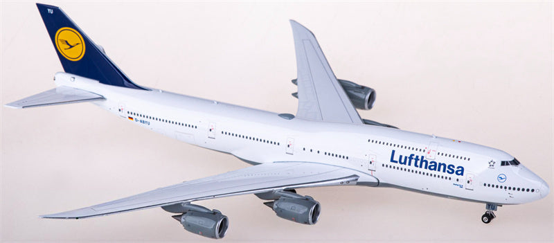 Phoenix Lufthansa Boeing 747-8i D-ABYU 1:400 Diecast Model view 2
