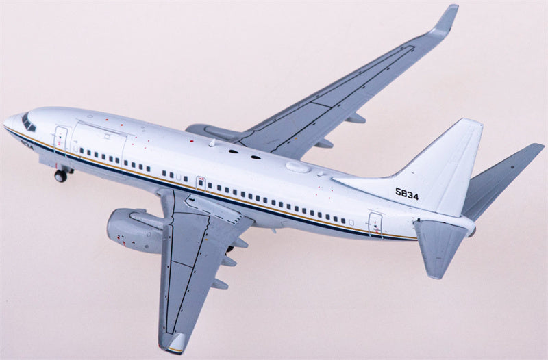 JC Wings US Navy Boeing 737-700 165834 1:400 Diecast Model view 3