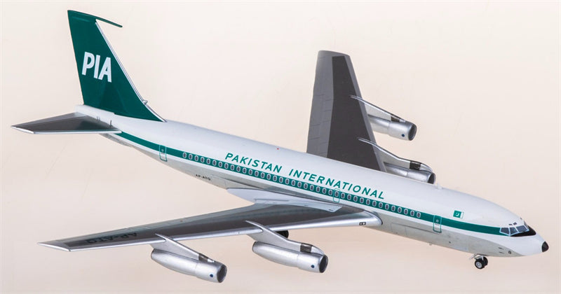 AeroClassics PIA Boeing 720B AP-ATQ 1:200 Diecast Model view 3
