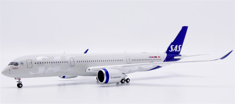 JC Wings 1:400 SAS Airbus A350-900XWB SE-RSF Diecast Model view 1