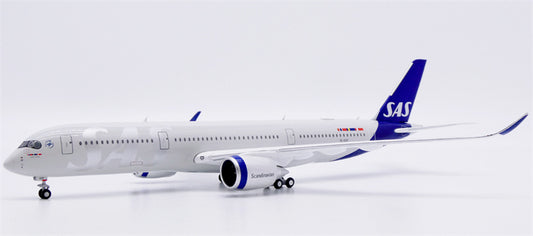 JC Wings 1:400 SAS Airbus A350-900XWB SE-RSF Diecast Model view 1