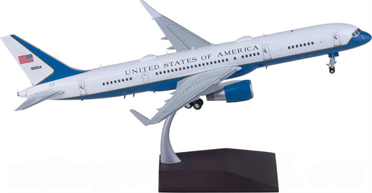 Geminijets USAF for Boeing 757-200 C-32A 99-0004 1:200 Airplane Pre-built  Airliner Model Display