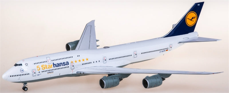 SQ Wings Lufthansa Boeing 747-8 D-ABYM 1:200 Diecast Model view 2