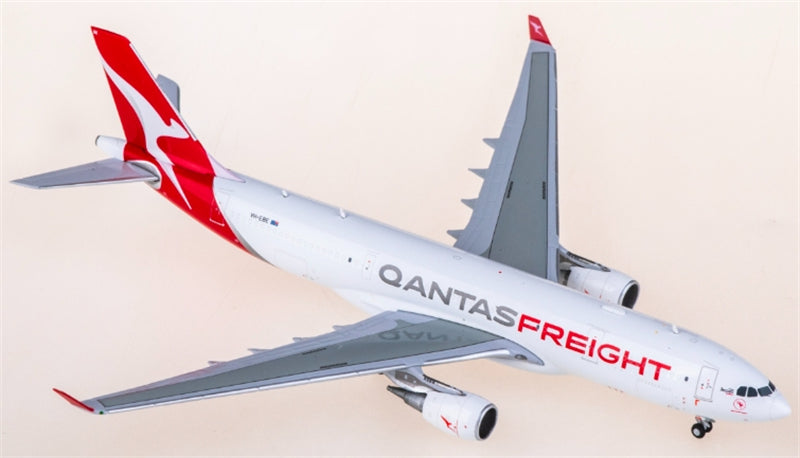 JC Wings Qantas Freight Airbus A330-200P2F VH-EBE 1:400 Diecast Model view 1