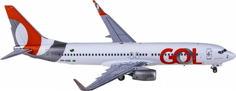 NG Models GOL Boeing 737-800 PR-GZE 1:400 Diecast Model view 1