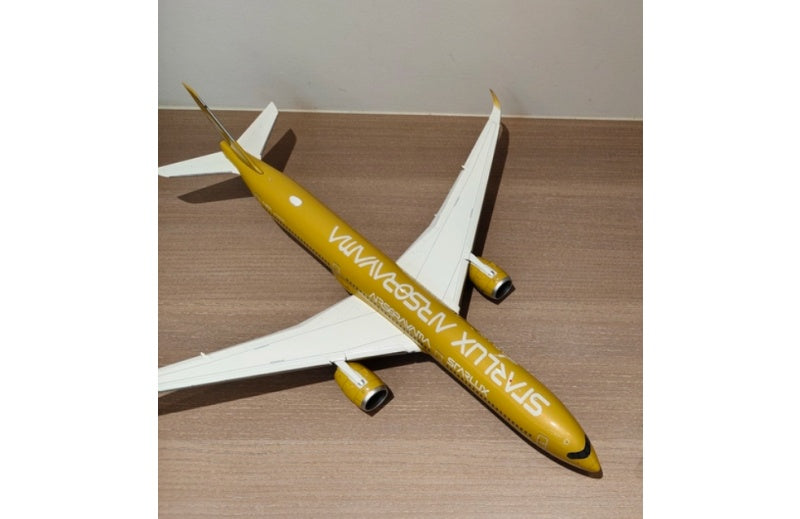 SQ Wings 1:200 Starlux Airlines A350-1000 B-58554 Flaps down DIECAST Model