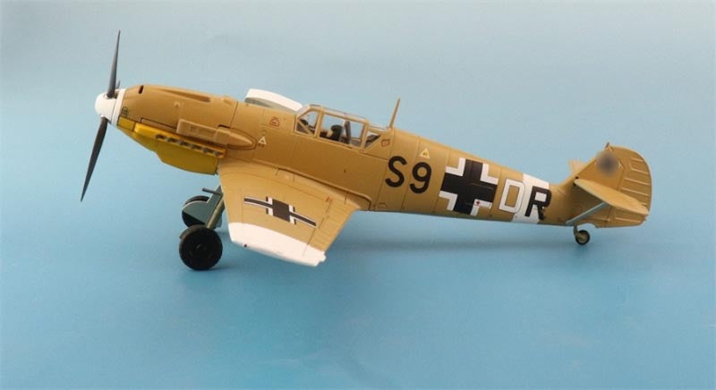 Hobby Master BF 109E-7 'Jabo' 7./ZG1. Ribia 1942 1:48 Airplane Pre-built Model