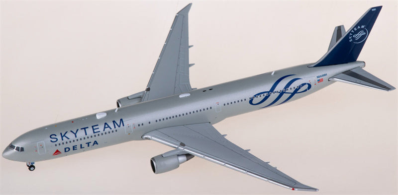 Geminijets Delta Air Lines Boeing 767-400ER N844MH Skyteam 1:400 Diecast Model view 3