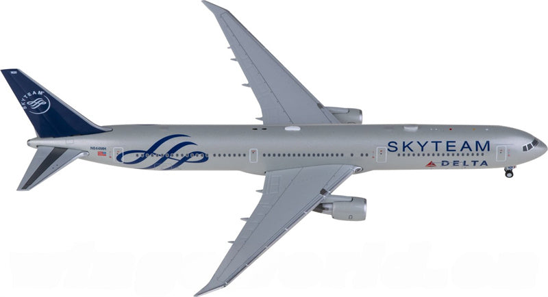 Geminijets Delta Air Lines Boeing 767-400ER N844MH Skyteam 1:400 Diecast Model view 4