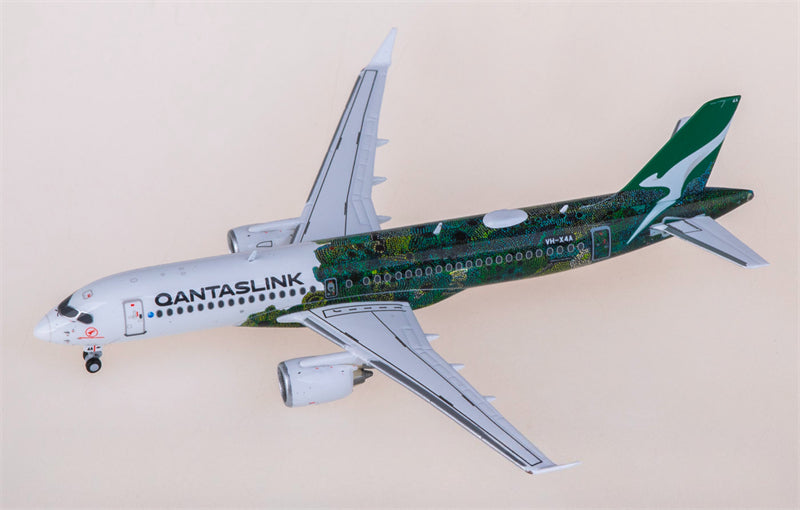 Geminijets Qantas Airways Airbus A220-300 VH-X4A 1:400 Diecast Model view 1