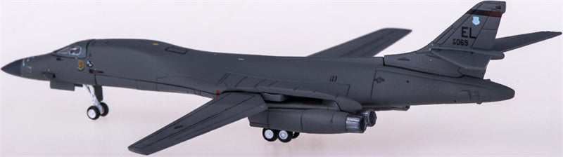 Geminijets USAF Rockwell B-1B Lancer 85-0069 1:400 Diecast Model view 3