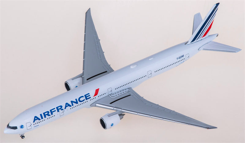 Herpa Air France Boeing 777-300ER F-GZNF 1:500 Diecast Model view 1