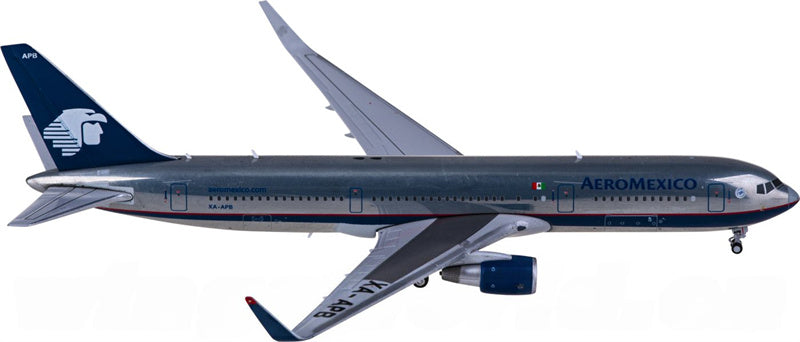 JC Wings Aeromexico Boeing 767-300ER XA-APB 1:400 Diecast Model view 3