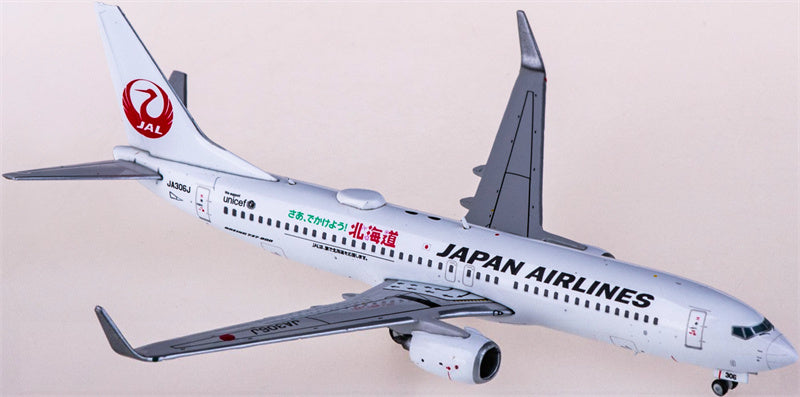 JC Wings Japan Airlines Boeing 737-800 JA306J 1:400 Diecast Model view 3