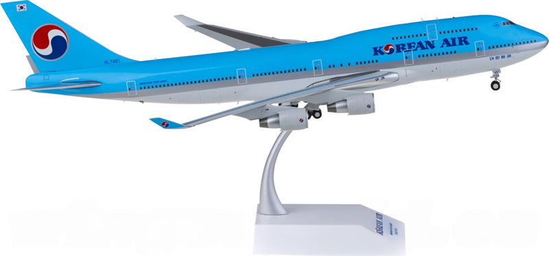 JC Wings Korean Air Boeing 747-400 HL7461 1:200 Diecast Model view 1