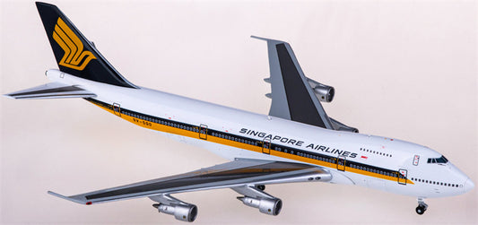 JC Wings Singapore Airlines Boeing 747-200 9V-SQO 1:400 Diecast Model view 1