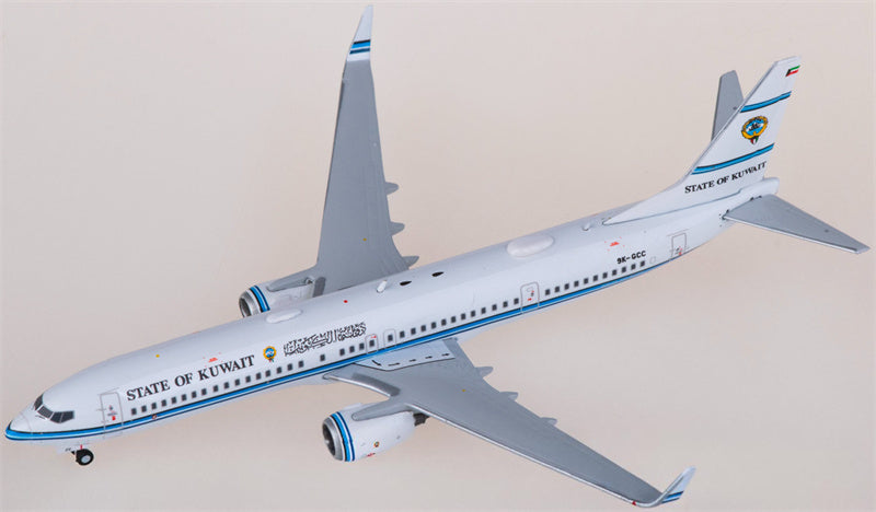 JC Wings State of Kuwait Boeing 737-900ER 9K-GCC 1:400 Diecast Model view 4