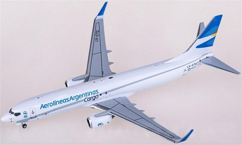 NG Models Aerolineas Argentinas Cargo Boeing 737-800 LV-CTC 1:400 Diecast Model view 1