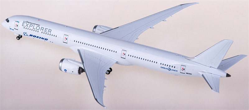 NG Models Boeing 787-10 Dreamliner N8290V 1:400 Diecast Model view 4