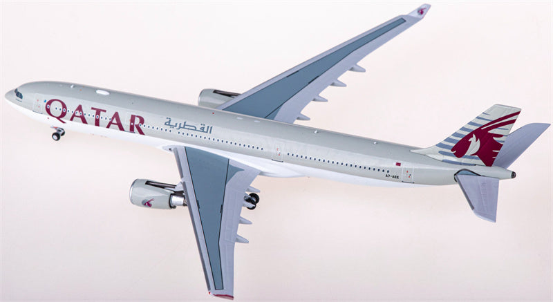NG Models Qatar Airbus A330-300 A7-AEE 1:400 Diecast Model view 3