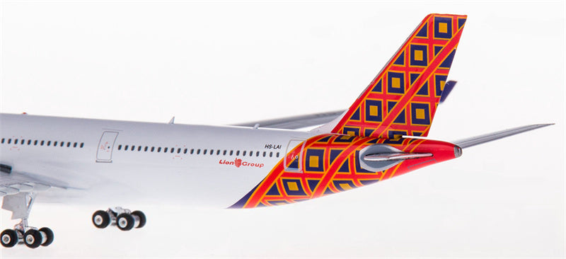 Phoenix Lion Air Airbus A330-300 HS-LAI 1:400 Diecast Model view 5