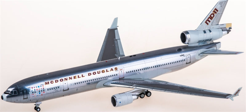 SQ Wings McDonnell Douglas MD-11 N111MD 1:200 diecast plane Diecast Model view 2
