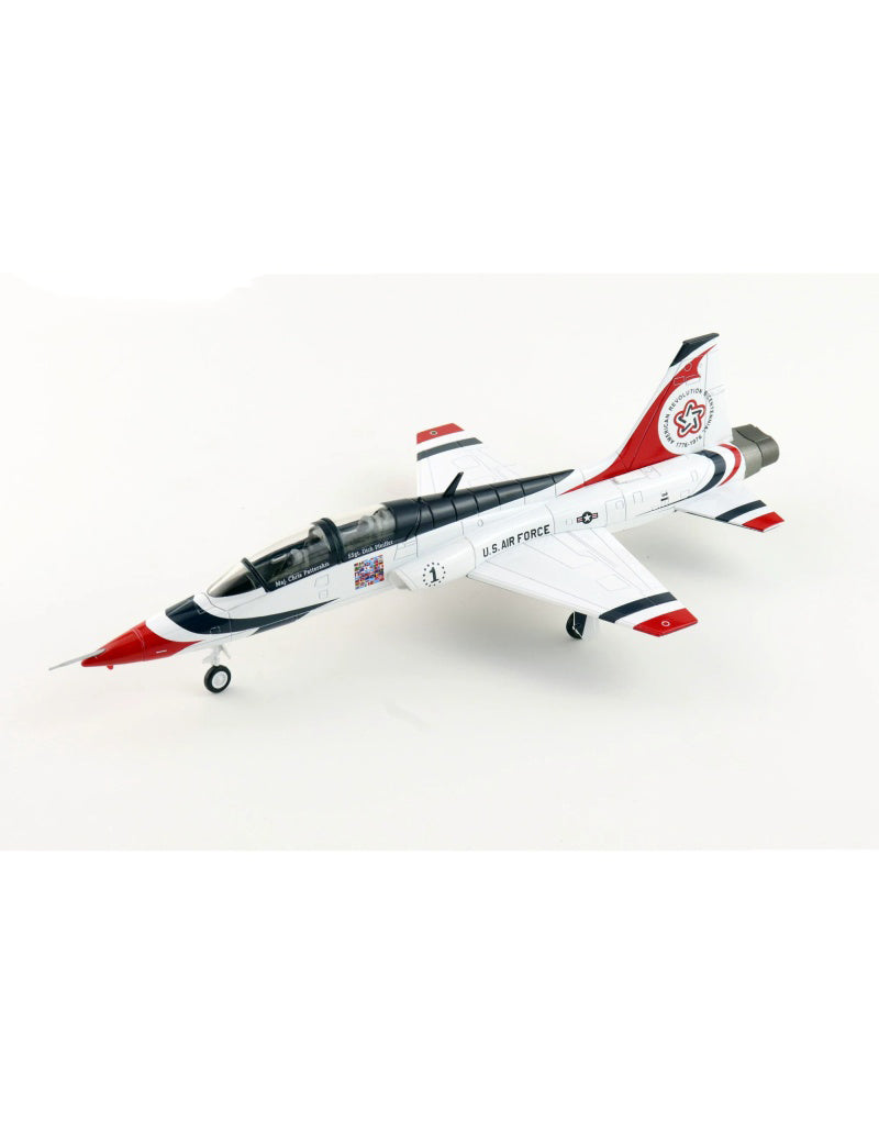 HOBBY MASTER US Air Force T-38  1:72 Model 1976 Bicentennial Scheme Thunderbirds #1