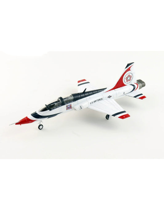 HOBBY MASTER US Air Force T-38  1:72 Model 1976 Bicentennial Scheme Thunderbirds #1