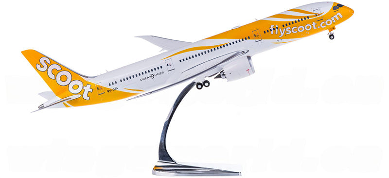 Phoenix Scoot for Boeing 787-9 9V-OJA 1:200 Aircraft Pre-built  Airliner Model Display