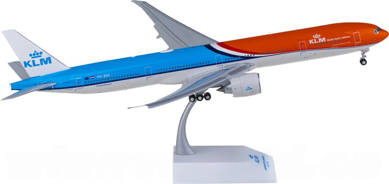 JC Wings KLM Boeing 777-300ER PH-BVA Flaps Down 1:200 Diecast Model view 1