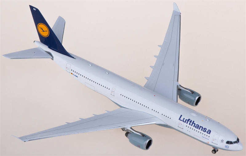 Phoenix Lufthansa Airbus A330-200 D-AIMD 1:400 Diecast Model view 1