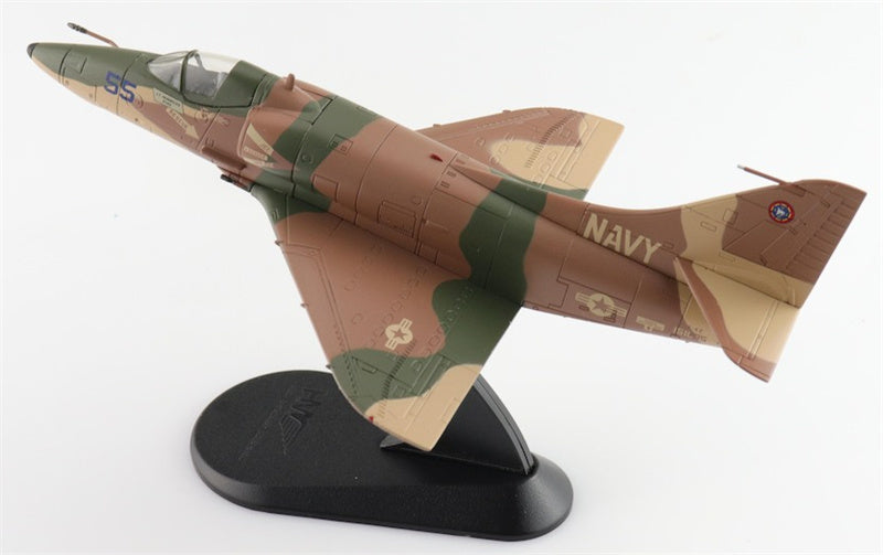 HOBBY MASTER A4E Skyhawk Aggressor 151095 US Navy 1985/86 1:72 Aircraft Pre-built Model