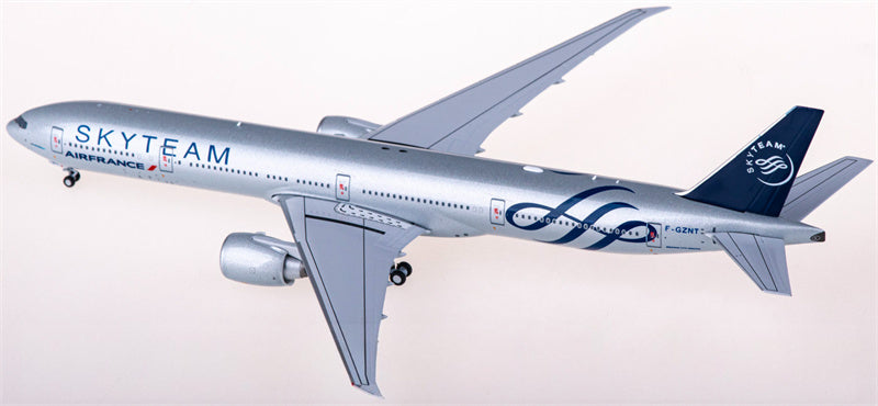 NG Models Air France Boeing 777-300ER F-GZNT 1:400 Diecast Model view 3