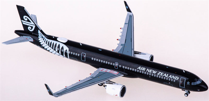 NG Models Air New Zealand Airbus A321neo ZK-NNA 1:400 Diecast Model view 4