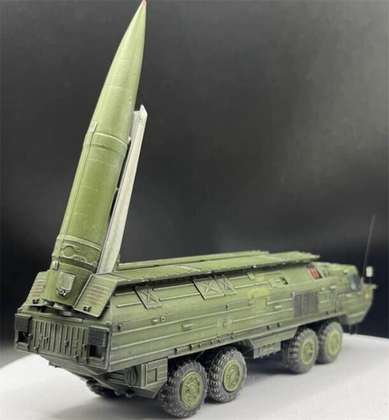 AM Soviet Guard Spider (SS-23) Oka Tactical Ballistic Missile Pure green coating 1:72 Tank Pre-built Model