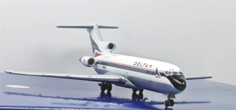 Aeroclassics 1:400 Delta Air Lines Boeing 727-200 N8890Z  DIECAST Model
