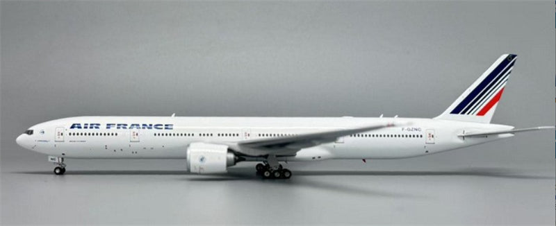 Phoenix 1:400 Air France B777-300 F-GZNC DIECAST Model
