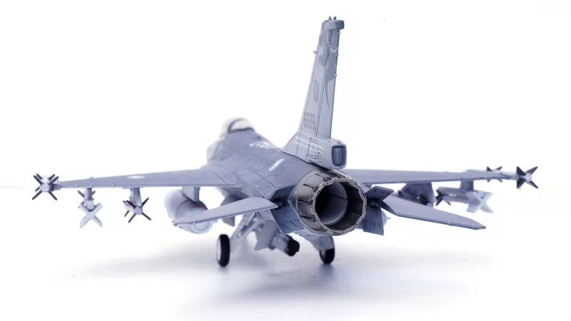 ALBATROS Taiwan Air Force F-16A  1:72 Model   Grey Sun 6688