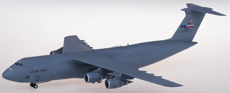 Geminijets USAF Lockheed C-5M Super Galaxy 85-0009 1:200 Diecast Model view 2