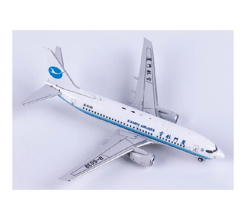 Panda Model 1:400 Xiamen Airlines Boeing 737-700 B-5038  DIECAST Model