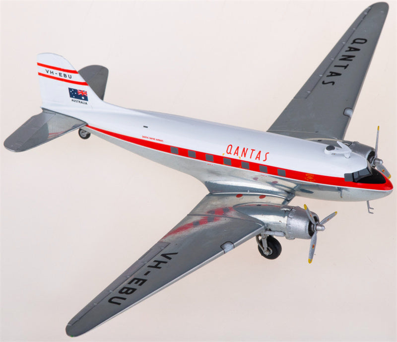 Geminijets Qantas Douglas DC-3 VH-EBU 1:200 Diecast Model view 3