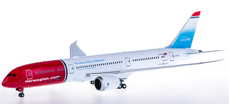 JC Wings Norwegian Air Shuttle Boeing 787-9 G-CKLZ 1:200 Diecast Model view 2