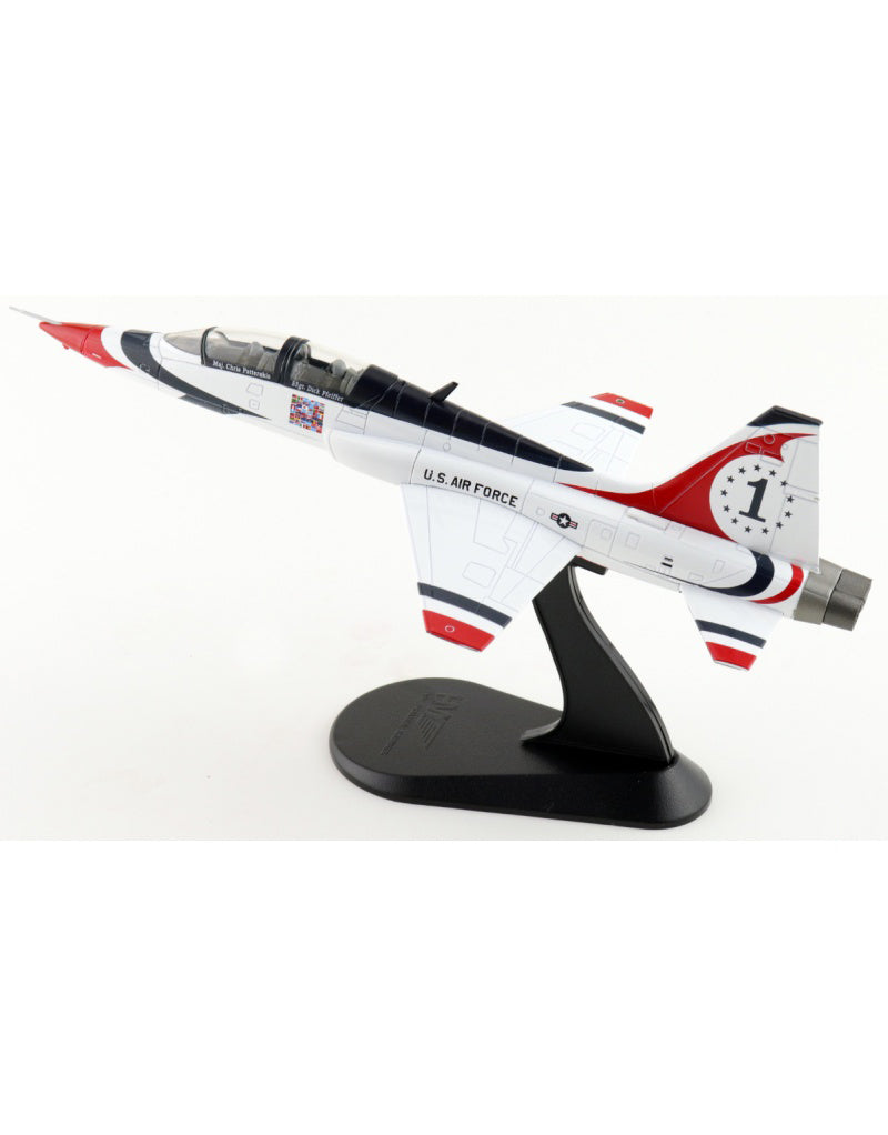 HOBBY MASTER US Air Force T-38  1:72 Model 1970  Thunderbirds #1