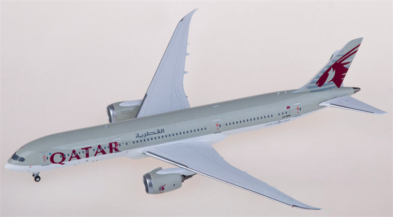 NG Models Qatar Boeing 787-9 Dreamliner A7-BHH 1:400 Diecast Model view 1