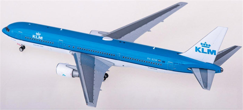 Phoenix KLM Boeing 767-300ER PH-BZM 1:400 Diecast Model view 1